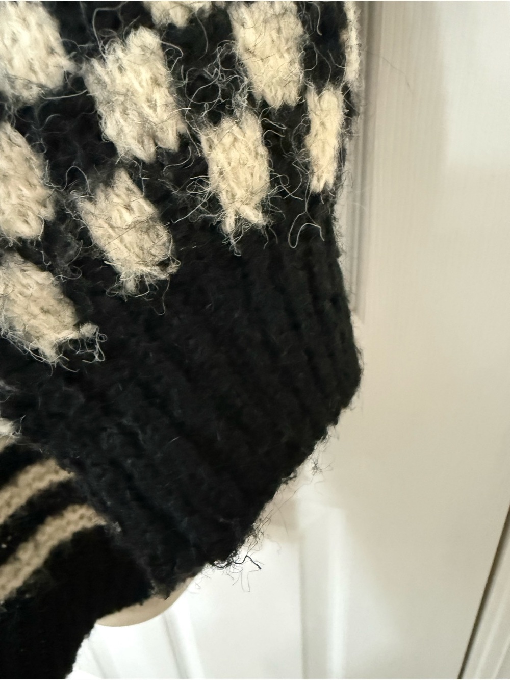 Blu Pepper Delaney Checkered Striped Chunky Knit Crew Sweater Black Cream M - Picture 10 of 16